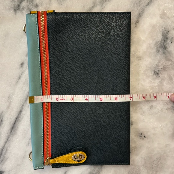 Sondra Roberts color-block convertable crossbody/clutch - Picture 13 of 14